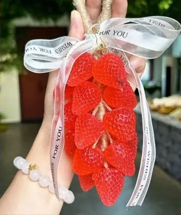 Jabón en forma de fresas con moño